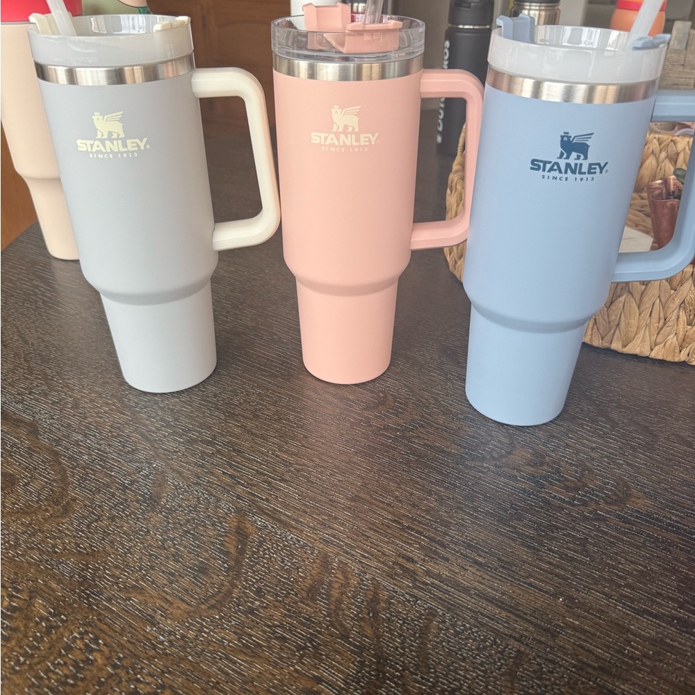 Stanley 40oz tumbler bundle - Cream, Pink, Blue